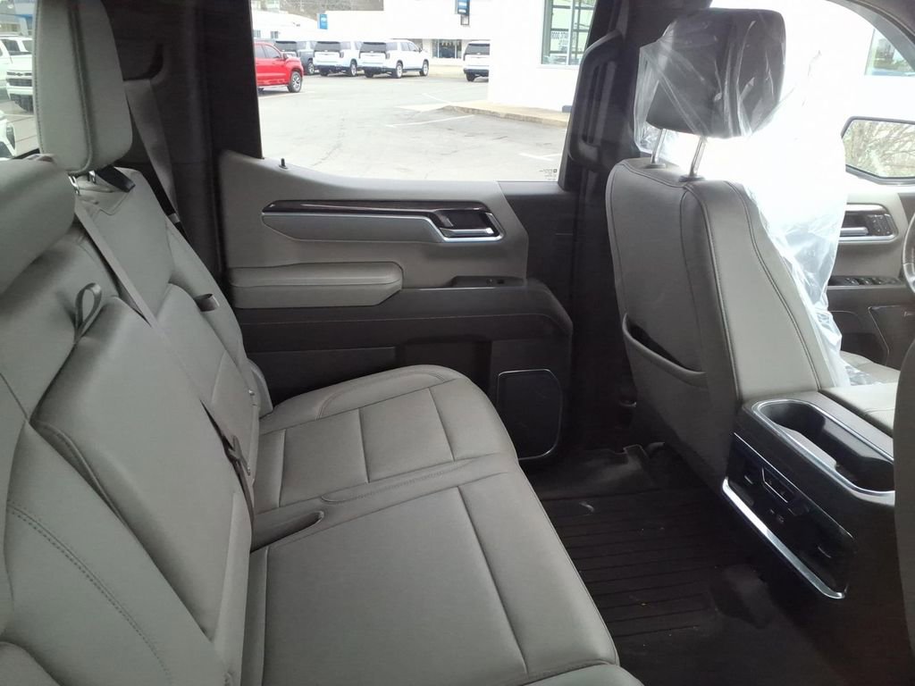 Used 2022 Chevrolet Silverado 1500 LTZ w/ LTZ Premium Package image 9