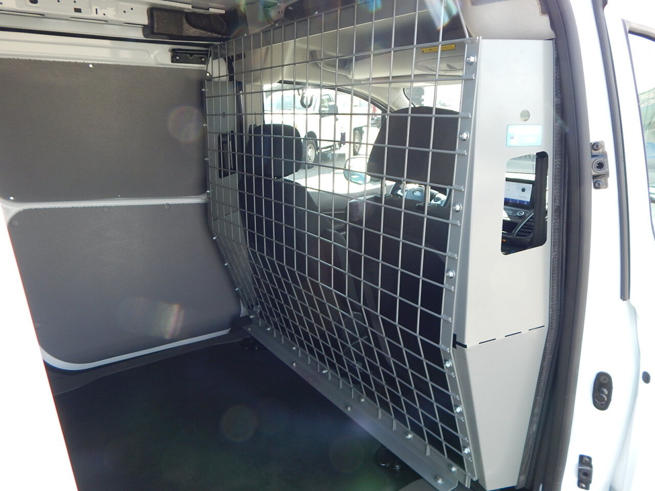 Used 2023 Ford Transit Connect XL FWD image 4