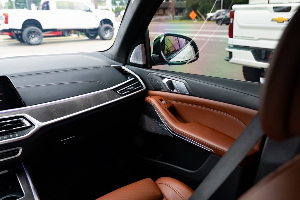 Used 2022 BMW X7 M50i image 11