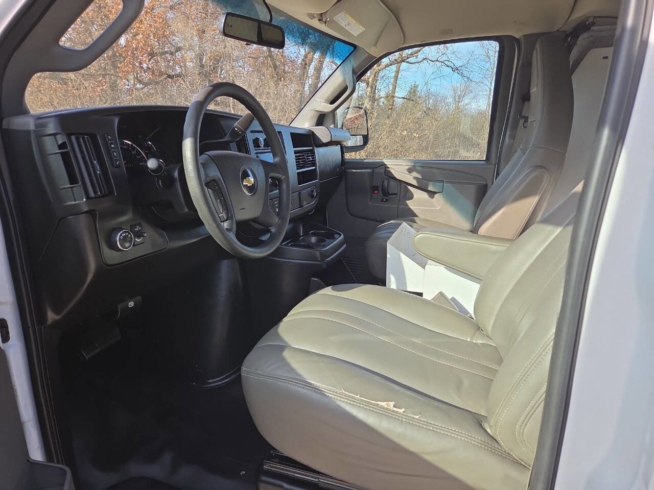 Used 2019 Chevrolet Express 3500 w/ Driver Convenience Package image 14