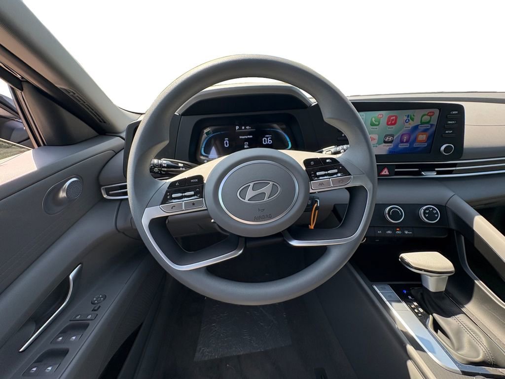 New 2026 Hyundai Elantra SE FWD image 12