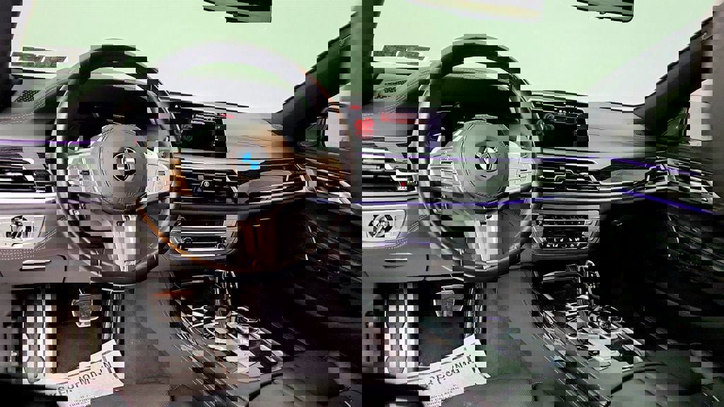 Used 2022 BMW 750i xDrive w/ Executive Package image 13