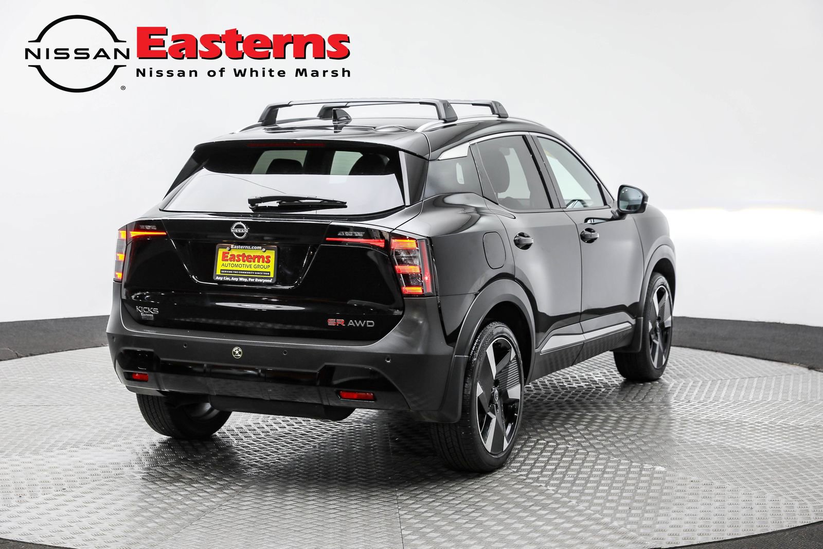 Used 2025 Nissan Kicks SR image 7