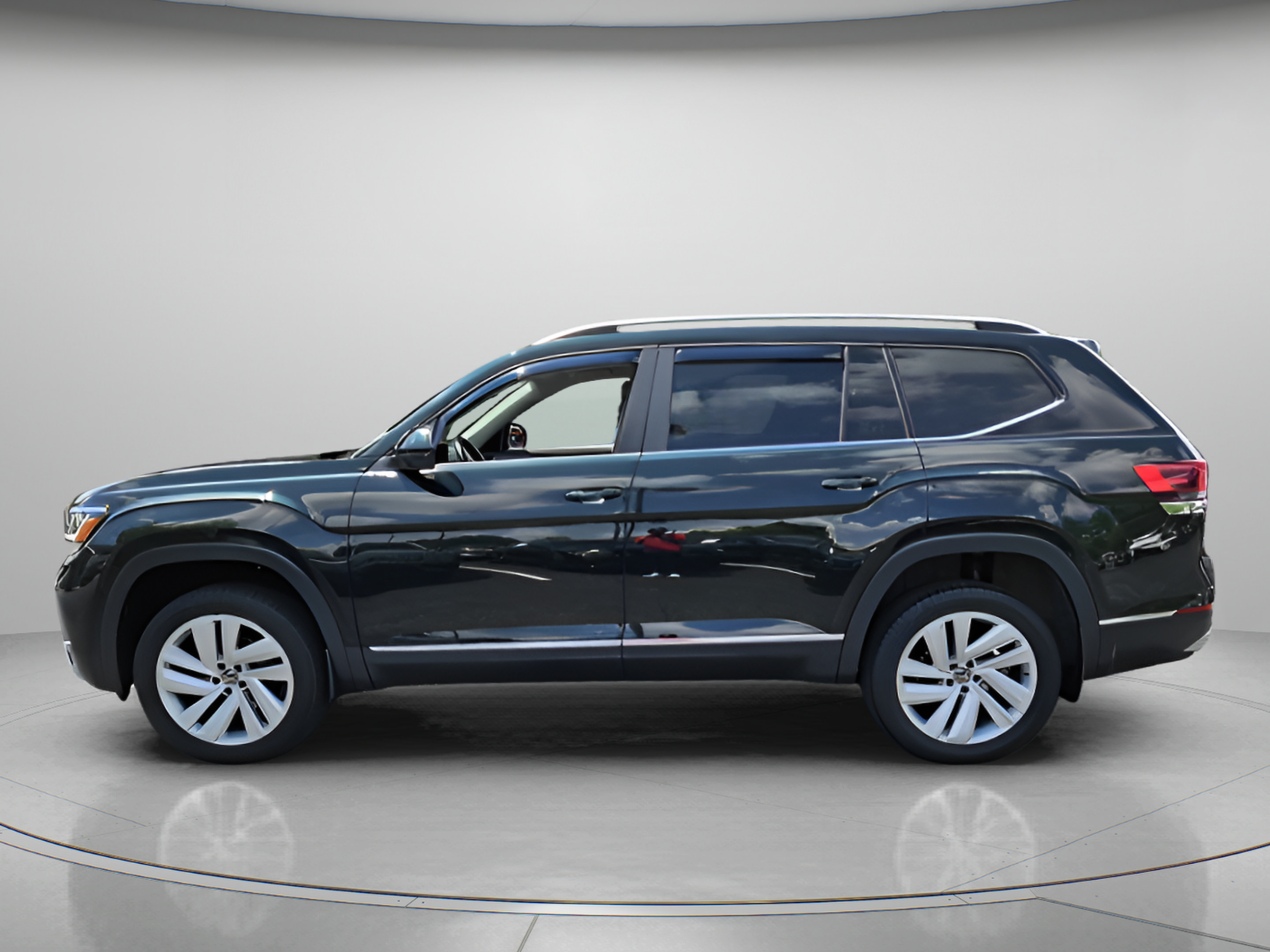 Certified 2021 Volkswagen Atlas SEL AWD/4WD image 2