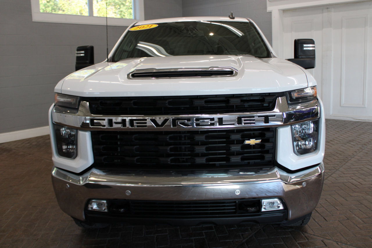 Used 2021 Chevrolet Silverado 2500 LT w/ Convenience Package image 2