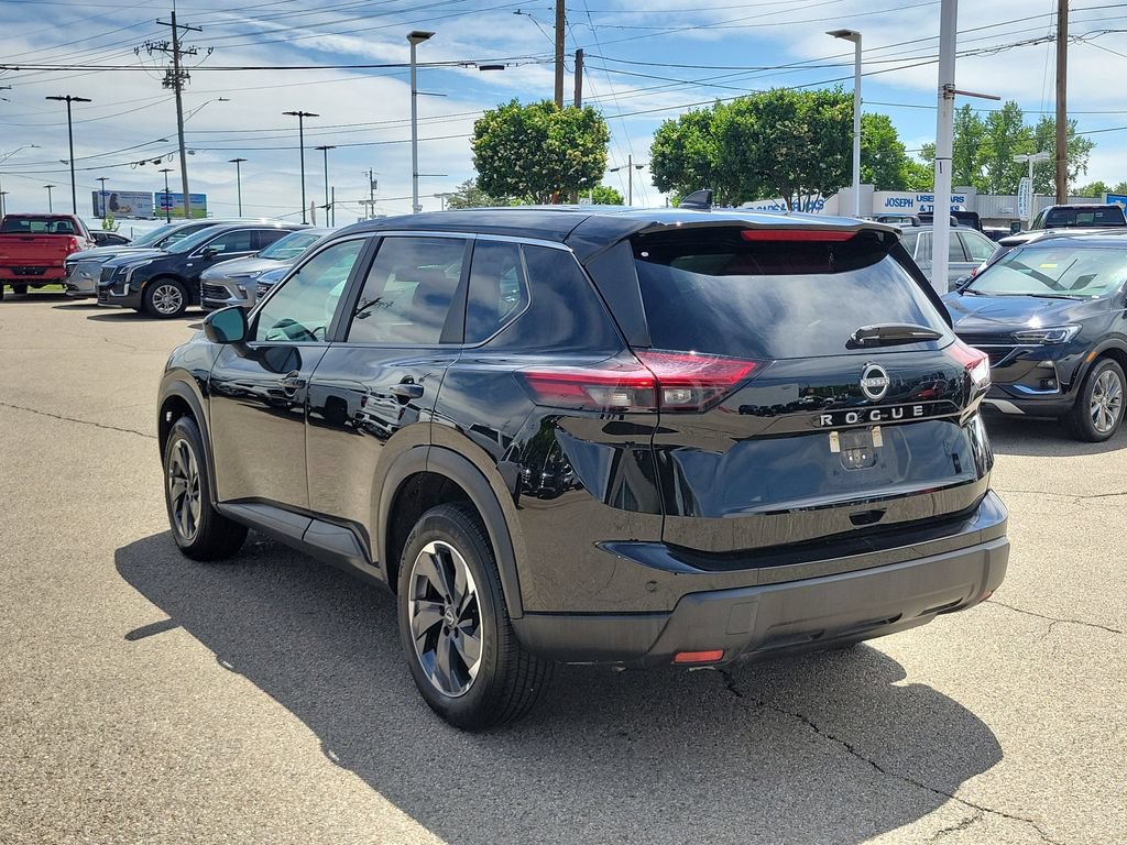 Used 2025 Nissan Rogue SV FWD image 3