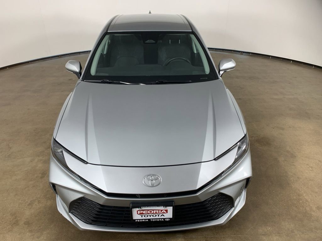 Used 2025 Toyota Camry LE image 4