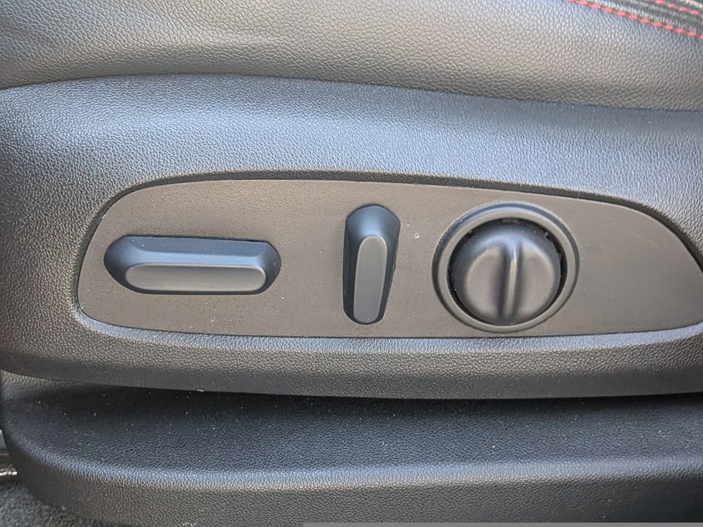 Used 2024 Chevrolet Equinox RS w/ RS Leather Package image 21