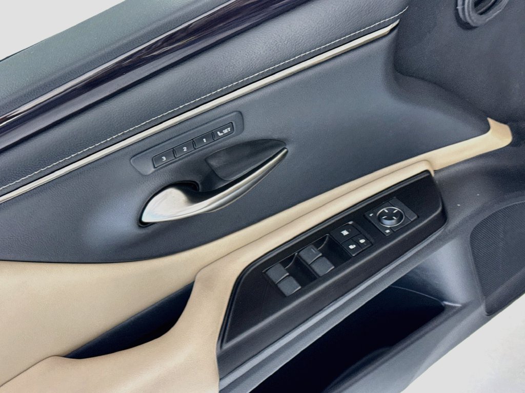 Used 2019 Lexus ES 350 w/ Premium Package FWD image 23