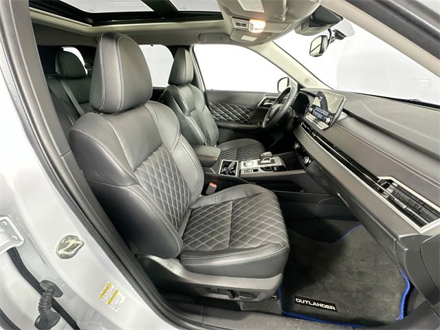 Used 2023 Mitsubishi Outlander SEL image 30