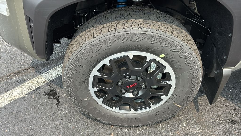 New 2026 Toyota Tacoma TRD Off-Road w/ TRD Off Road Premium Package AWD/4WD image 38