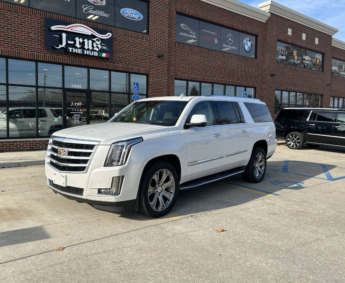 Used 2016 Cadillac Escalade ESV Luxury image 2