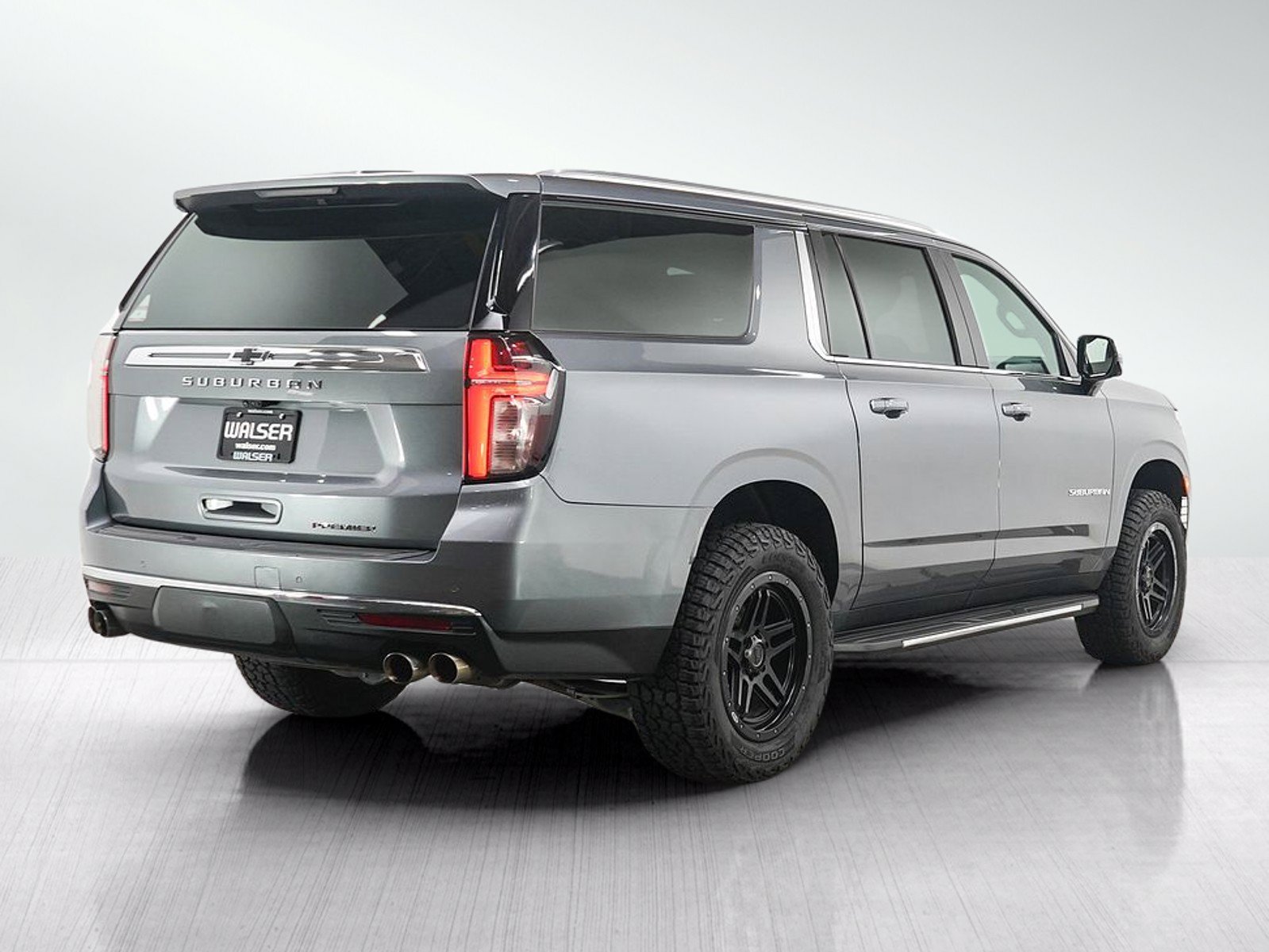 Used 2021 Chevrolet Suburban Premier w/ Premium Package AWD/4WD image 7