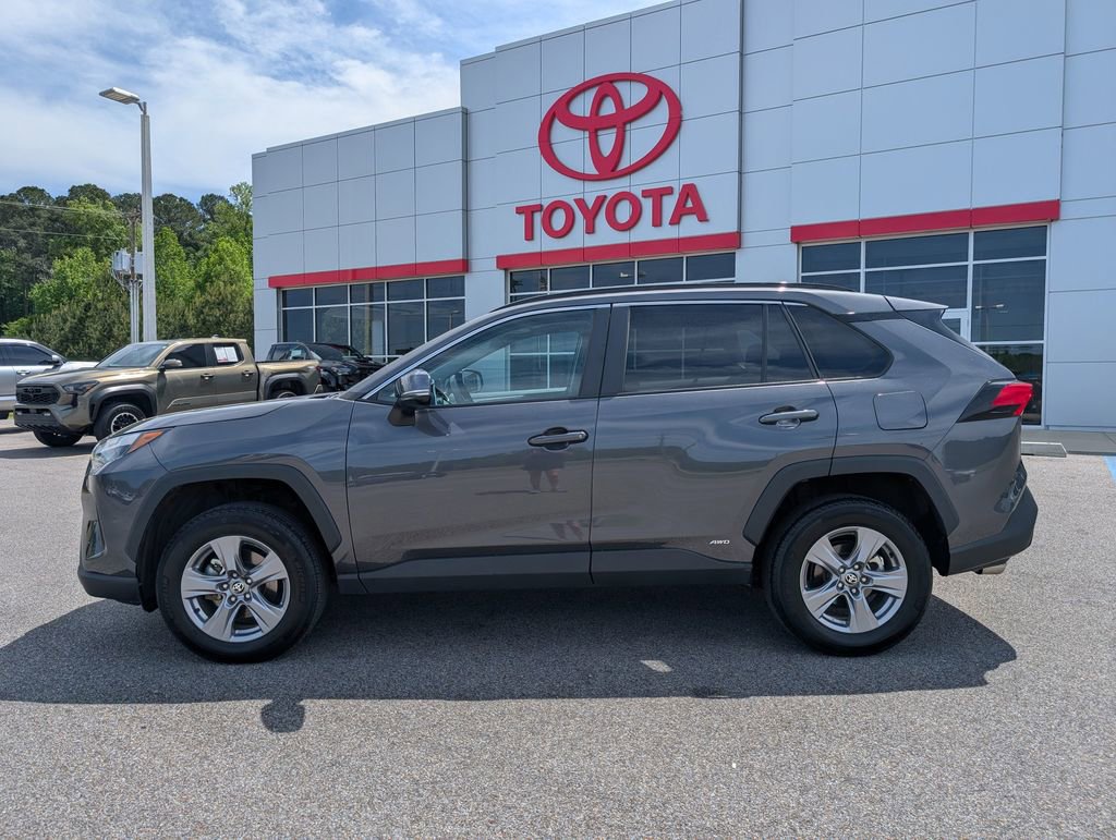 Used 2023 Toyota RAV4 XLE w/ Convenience Package image 2