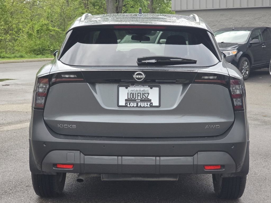 Used 2025 Nissan Kicks SV w/ SV Premium Package AWD/4WD image 14