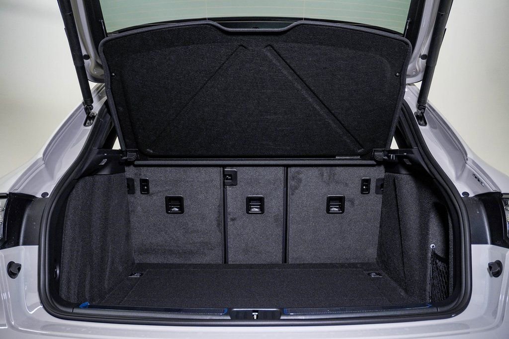 New 2026 Porsche Macan Turbo image 28