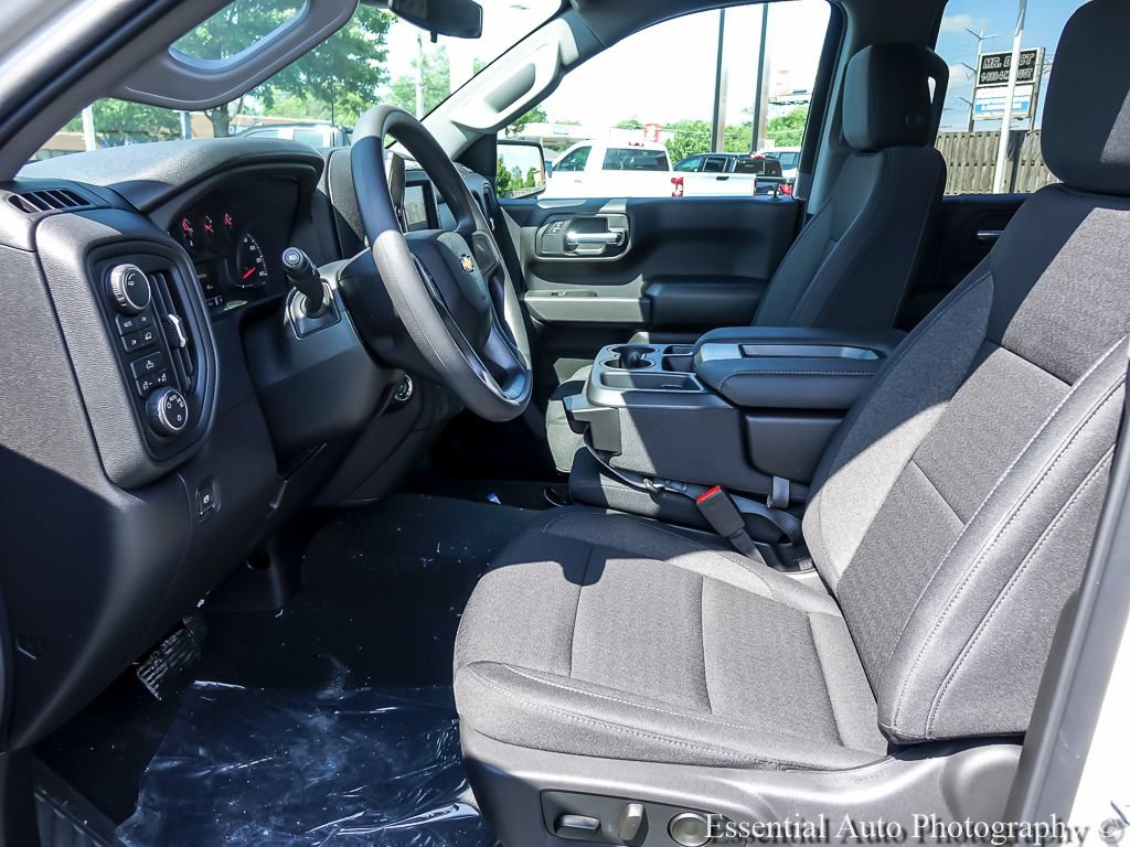 New 2026 Chevrolet Silverado 1500 Custom w/ LPO, Dark Essentials Package AWD/4WD image 10