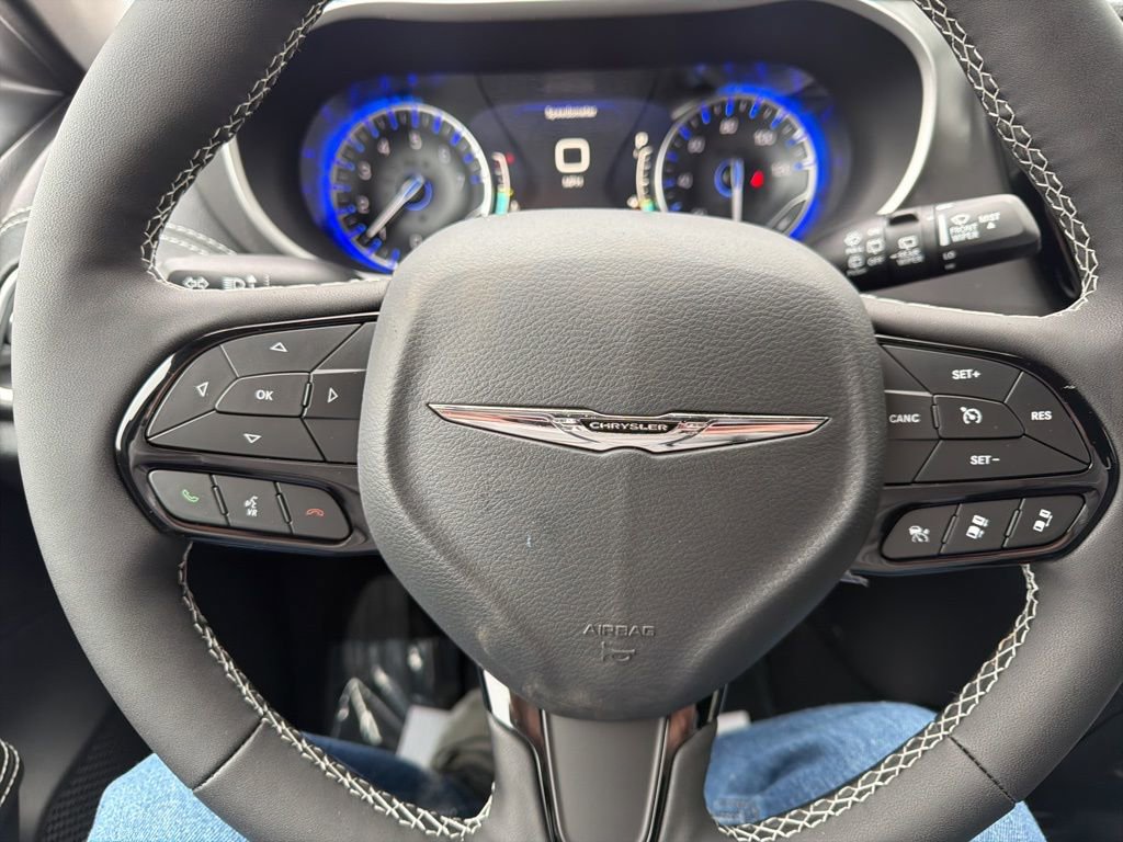 New 2026 Chrysler Pacifica Select image 15
