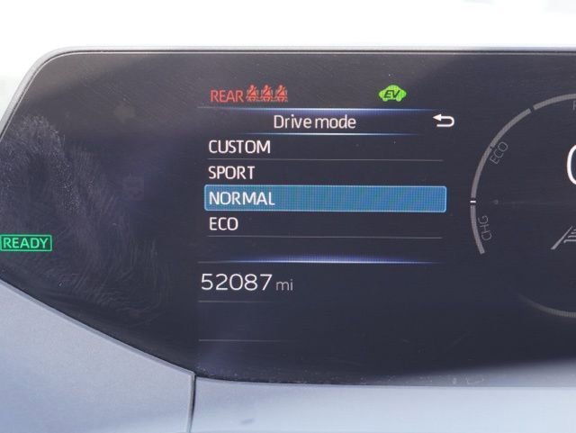 Used 2024 Toyota Prius LE image 35