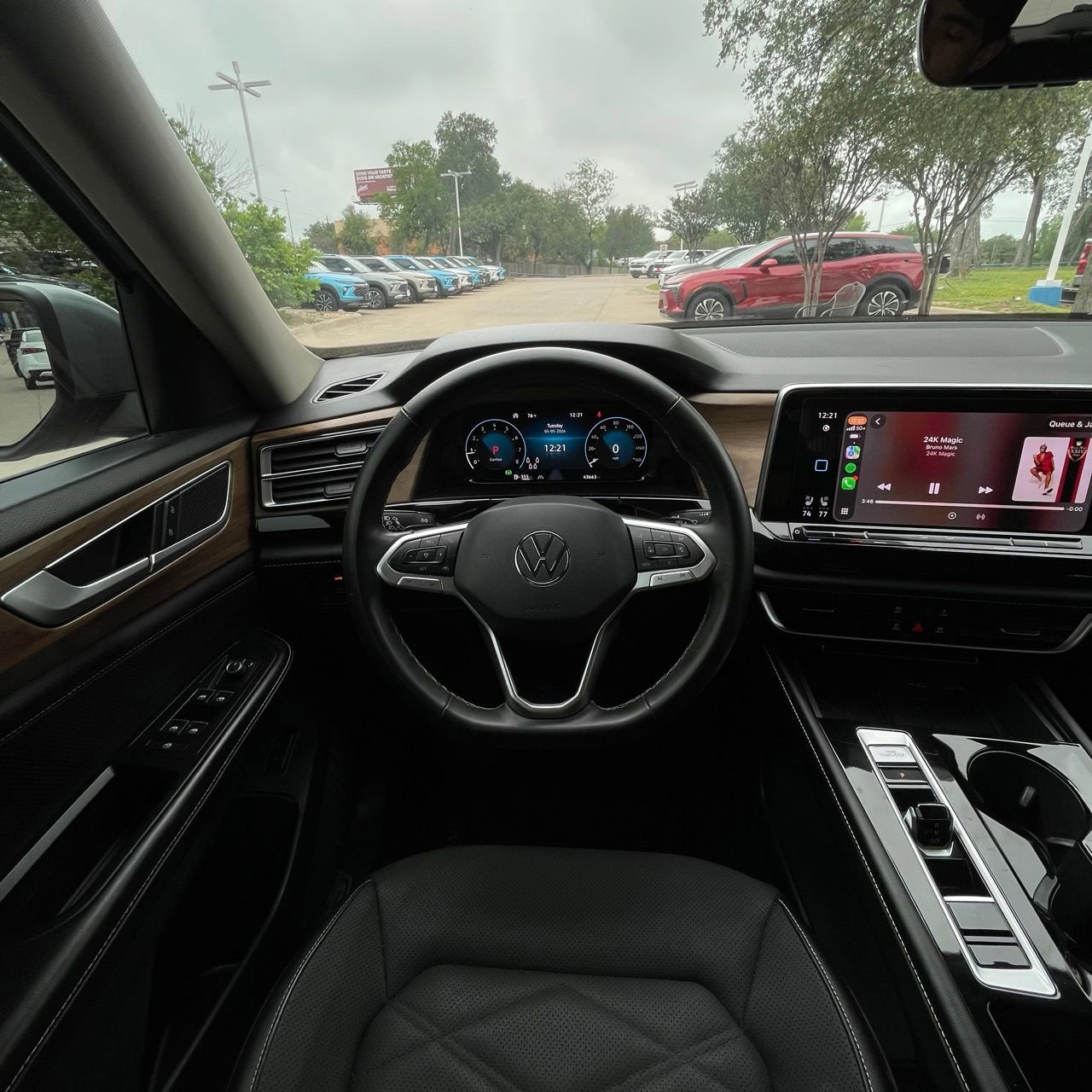 Used 2024 Volkswagen Atlas SE FWD image 11
