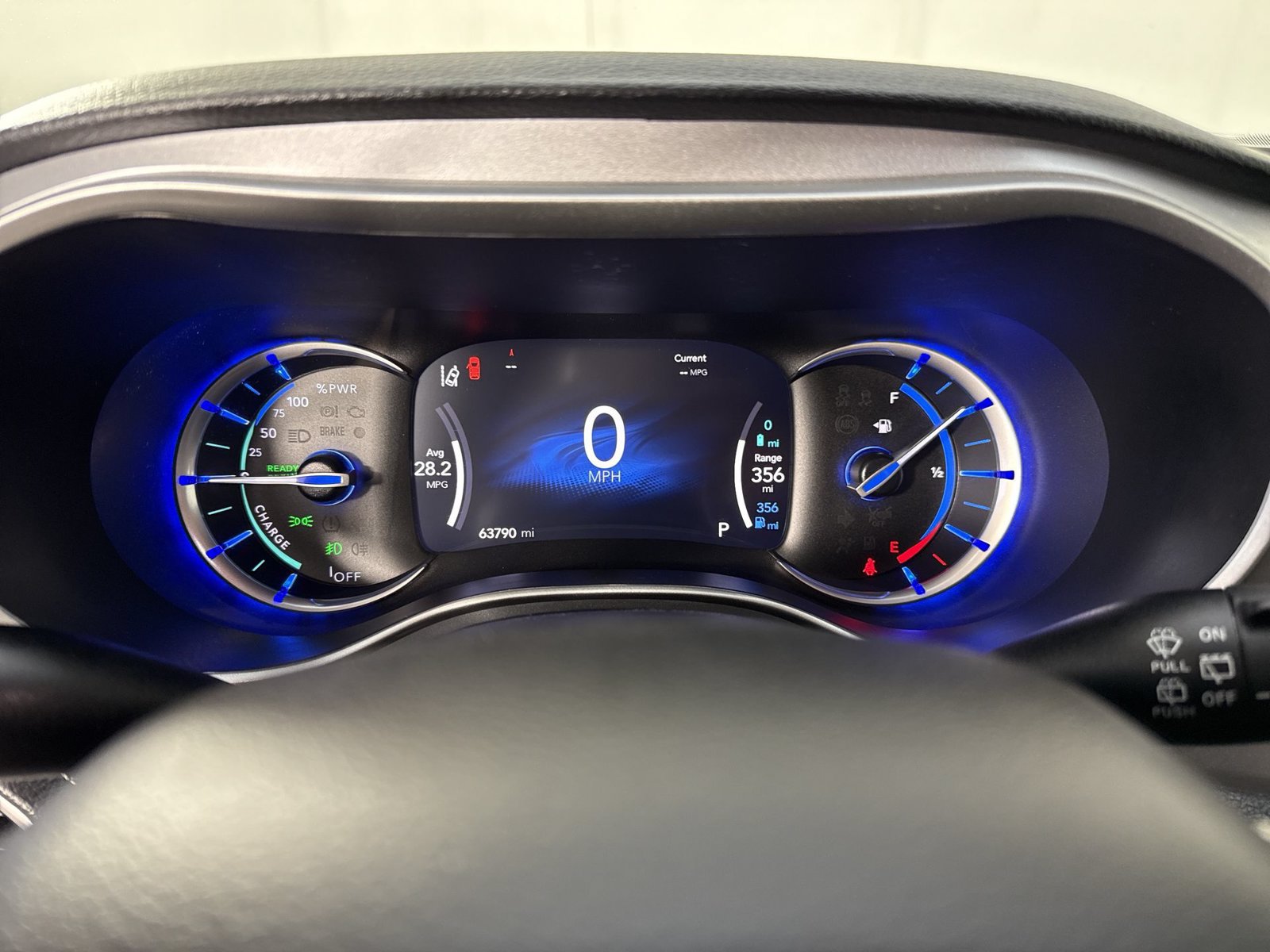 Used 2024 Chrysler Pacifica Limited FWD image 16