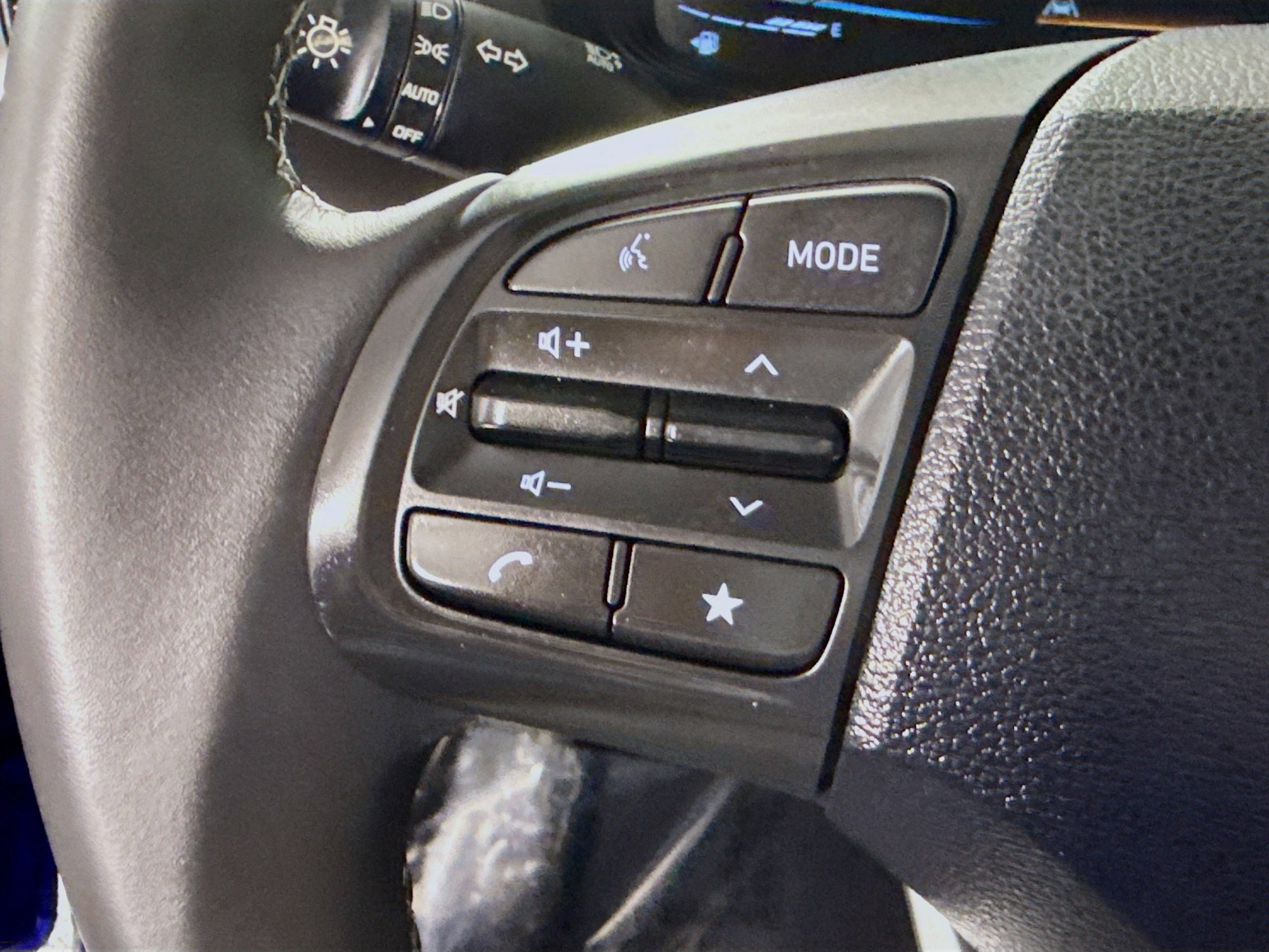 Used 2026 Hyundai Venue SEL image 14