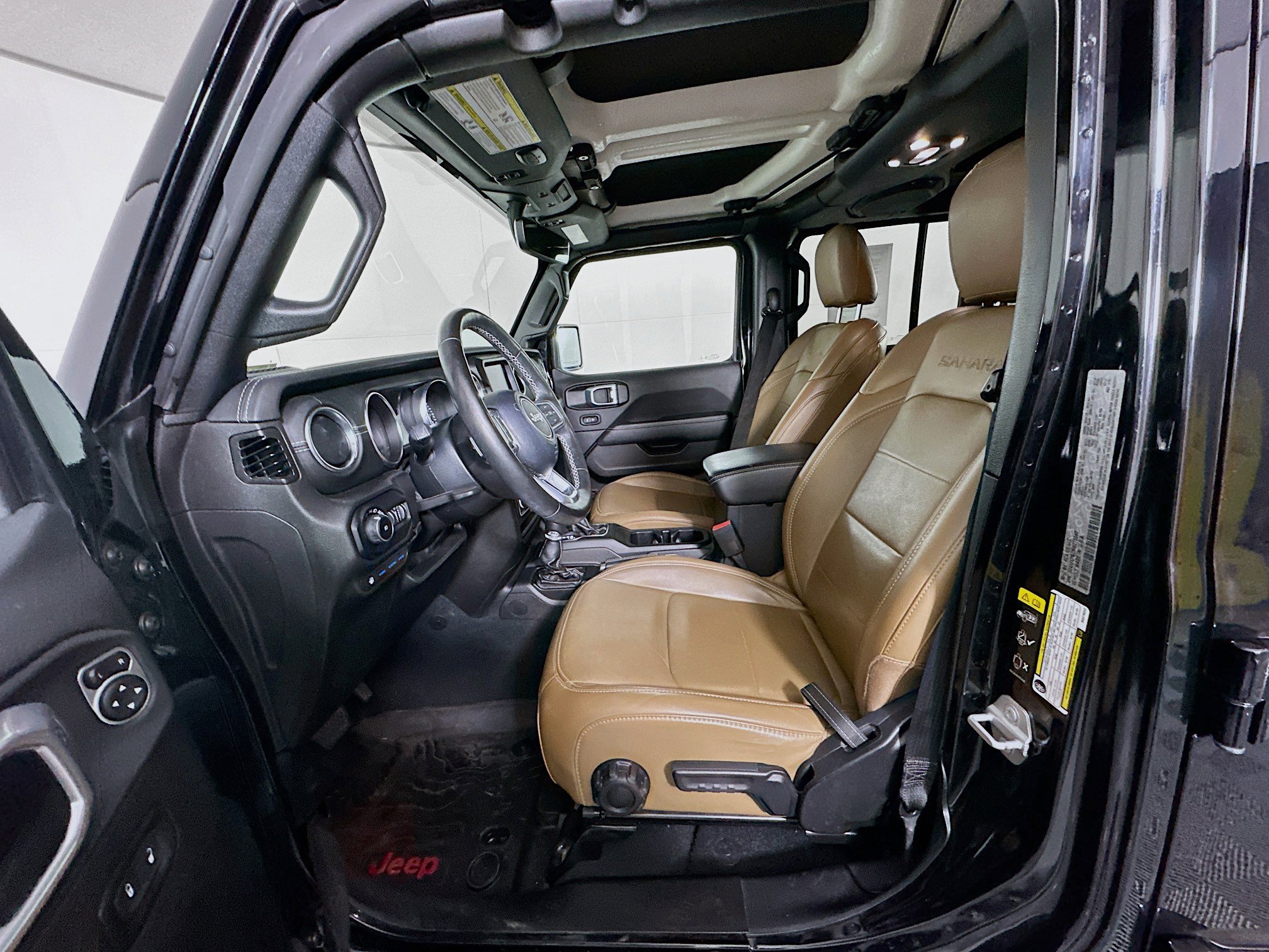 Used 2022 Jeep Wrangler Sahara w/ Cold Weather Group image 13