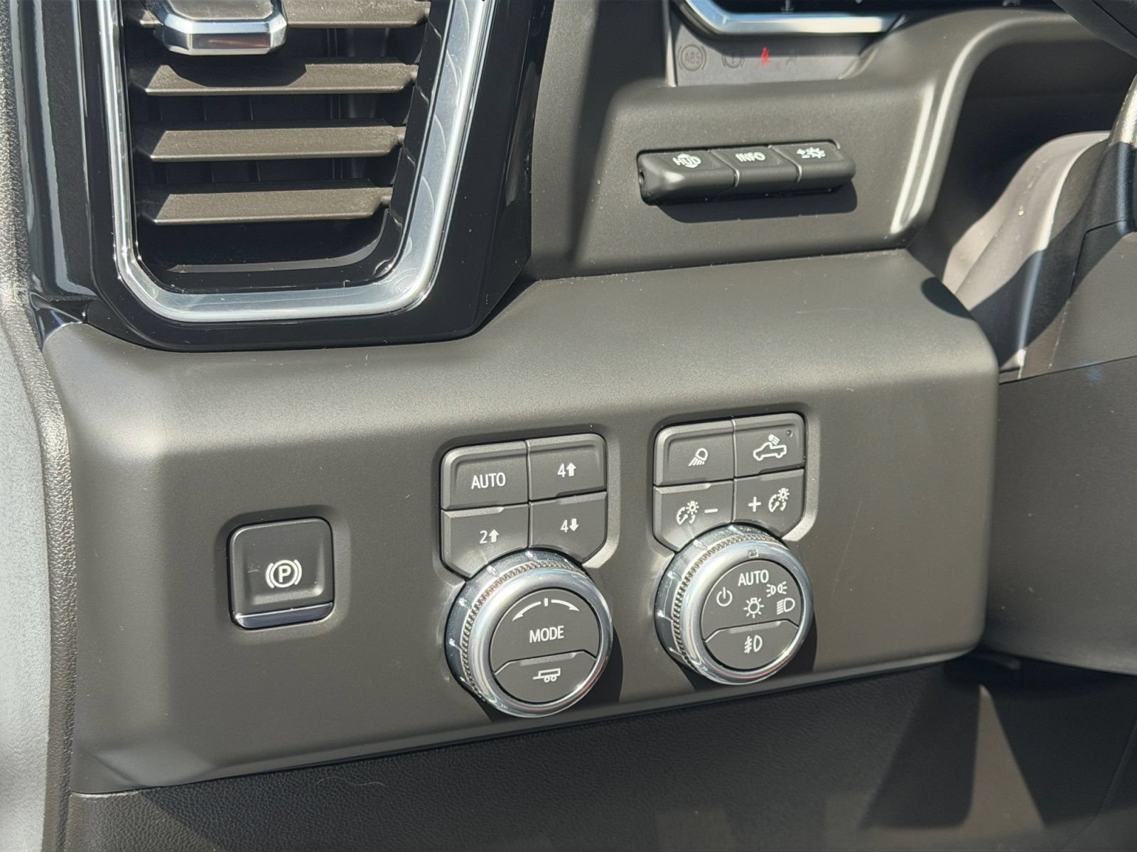 Used 2026 GMC Sierra 1500 Denali Ultimate AWD/4WD image 23