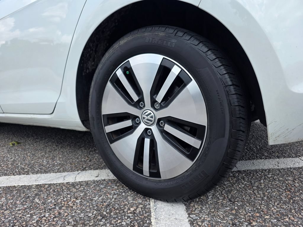 Used 2016 Volkswagen e-Golf SE w/ DC Fast Charging Package FWD image 28