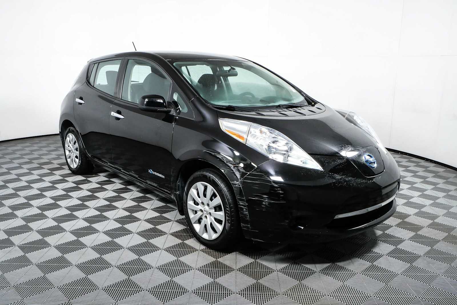 Used 2017 Nissan Leaf S w/ Charge Package FWD image 1
