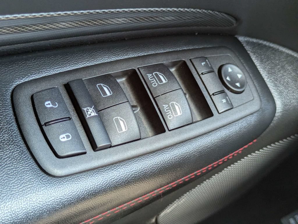 Used 2025 Dodge Durango GT AWD/4WD image 14