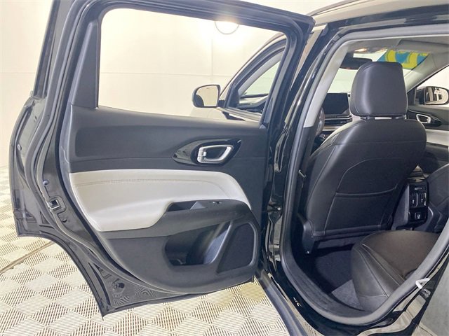 Used 2022 Jeep Compass Limited image 29