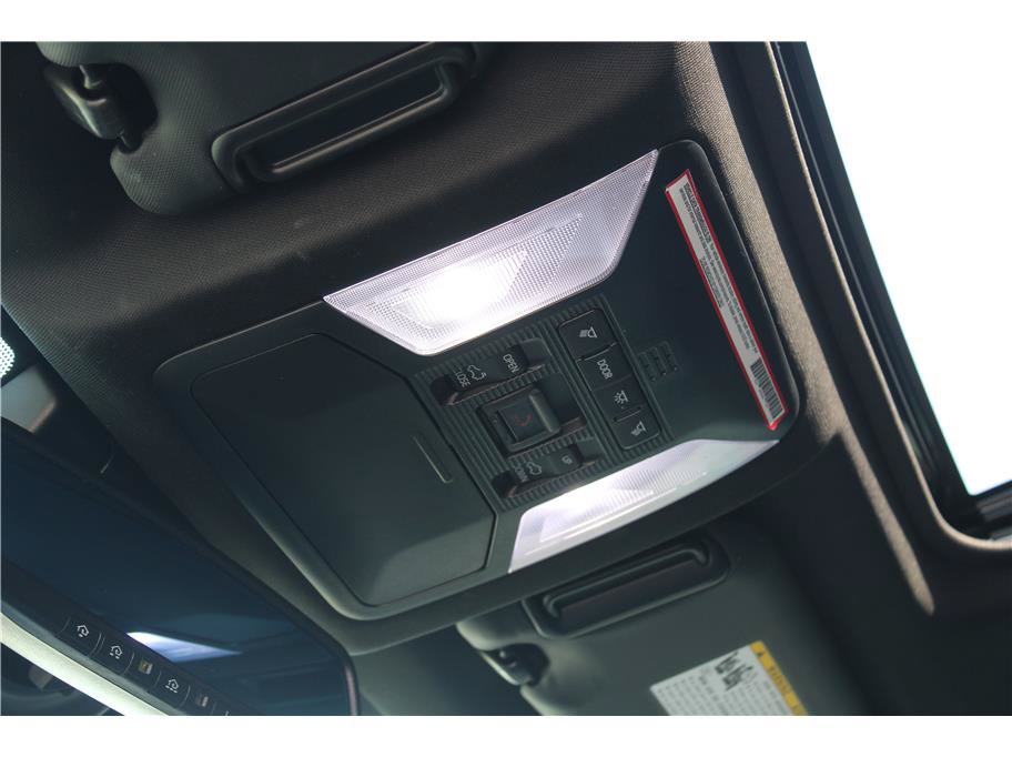 Used 2021 Toyota RAV4 SE w/ Weather & Moonroof Package AWD/4WD image 31