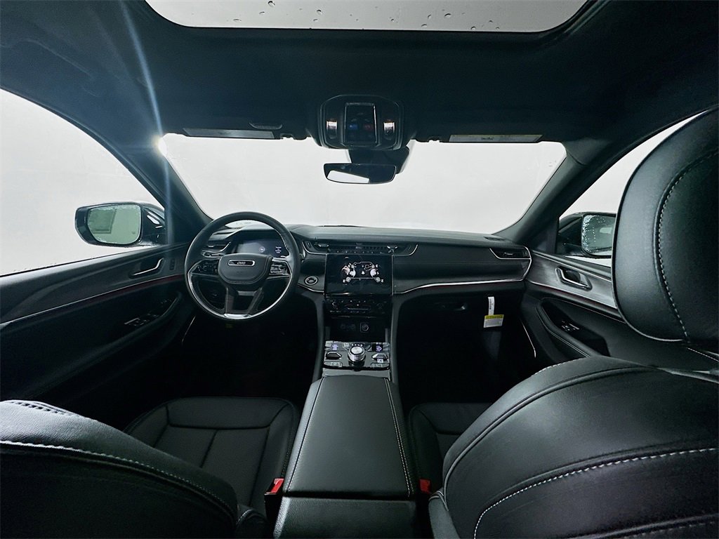 New 2025 Jeep Grand Cherokee L Overland image 9