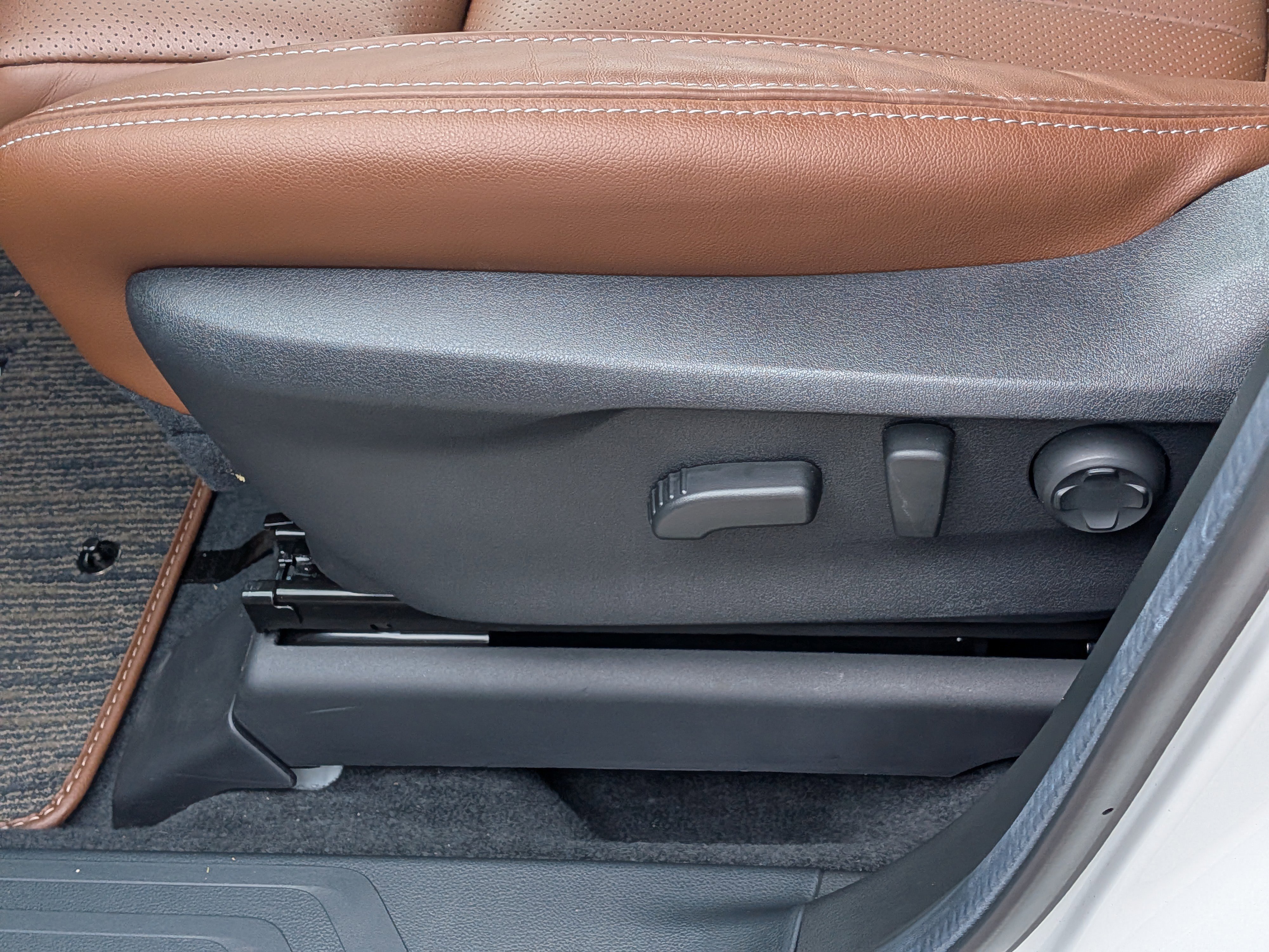 Used 2025 Subaru Ascent Touring AWD/4WD image 22