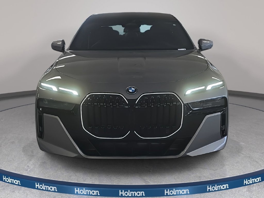 New 2026 BMW 750e xDrive w/ Premium Package AWD/4WD image 2