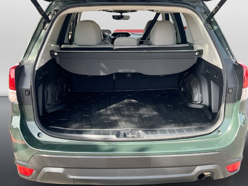Used 2023 Subaru Forester Premium AWD/4WD image 26