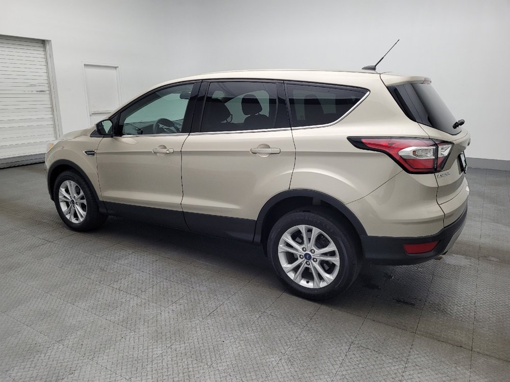Used 2017 Ford Escape SE FWD image 3