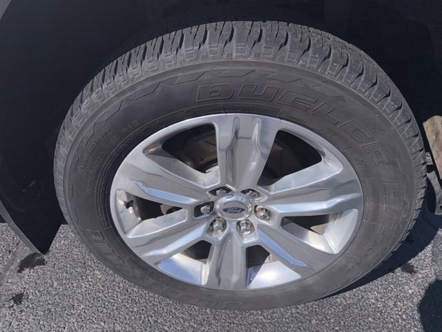 Used 2016 Ford F150 Platinum w/ Max Trailer Tow Package image 30