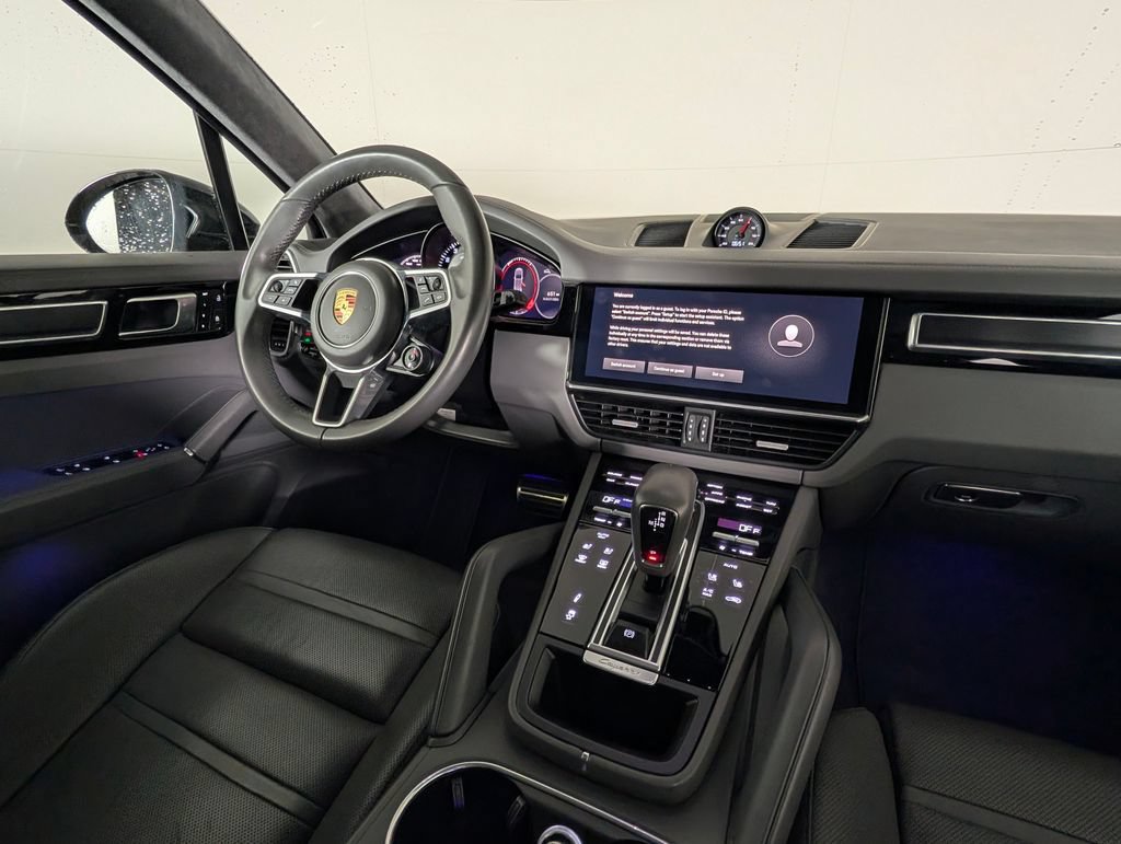 Used 2023 Porsche Cayenne GTS AWD/4WD image 22