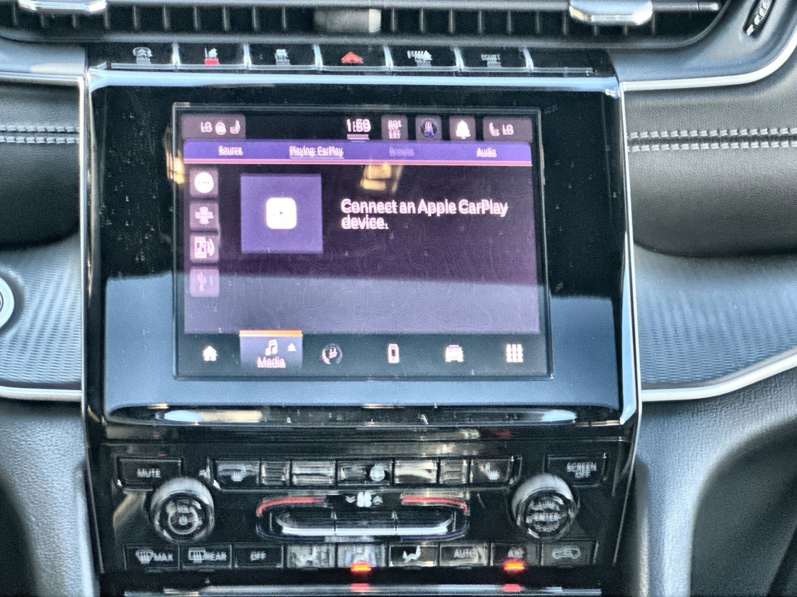 New 2025 Jeep Grand Cherokee Laredo w/ Luxury Tech Group I image 18