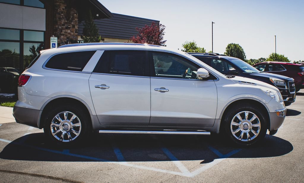 Used 2012 Buick Enclave Leather w/ LPO, Cargo Convenience Pkg FWD image 28