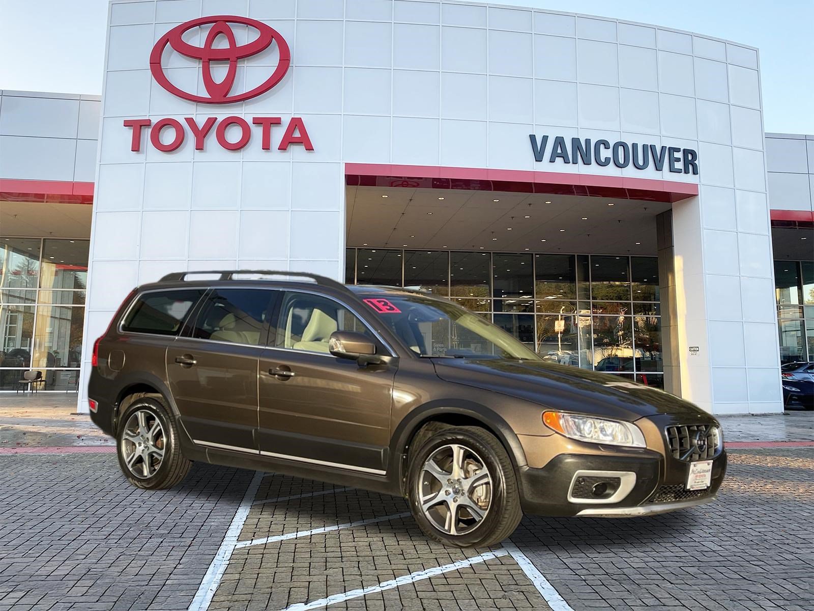 Used 2013 Volvo XC70 T6 AWD/4WD image 1
