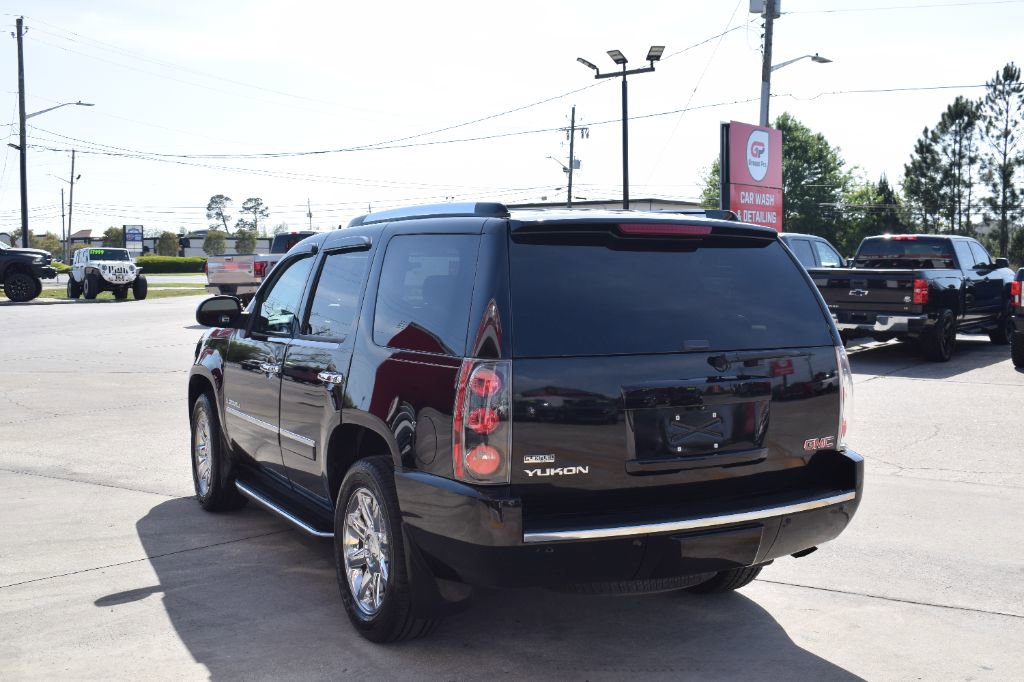 Used 2009 GMC Yukon Denali AWD/4WD image 5