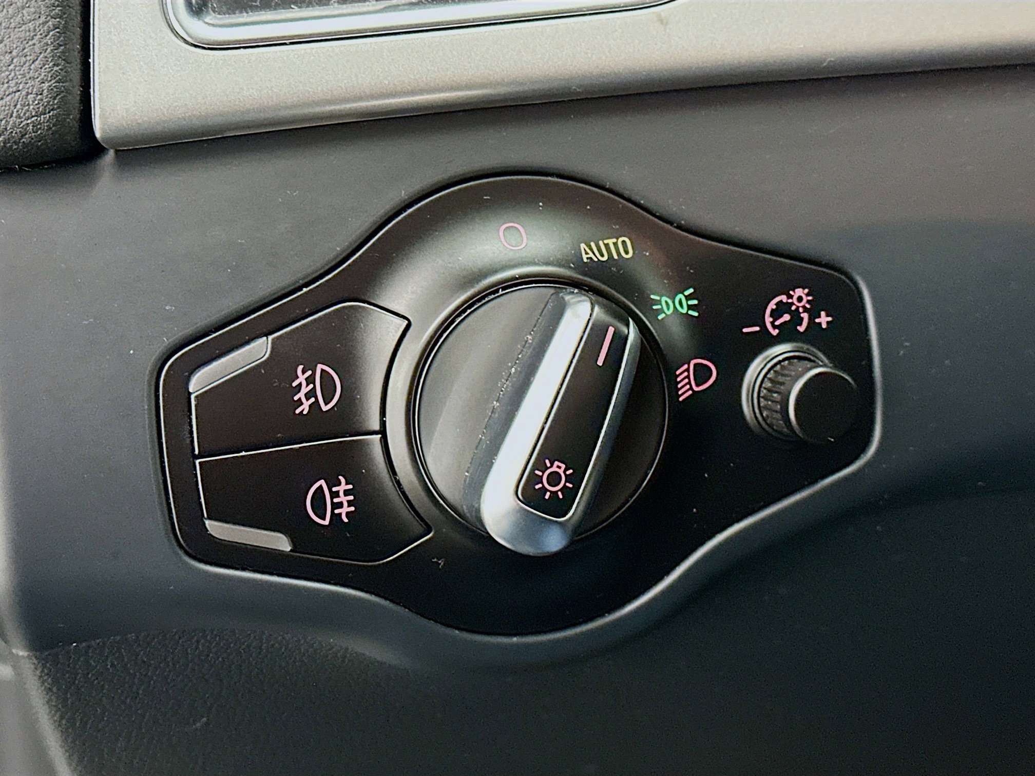 Used 2011 Audi A4 2.0T Premium Plus image 17