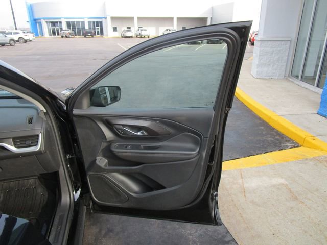 Used 2023 GMC Terrain SLE w/ LPO, Floor Liner Package image 24