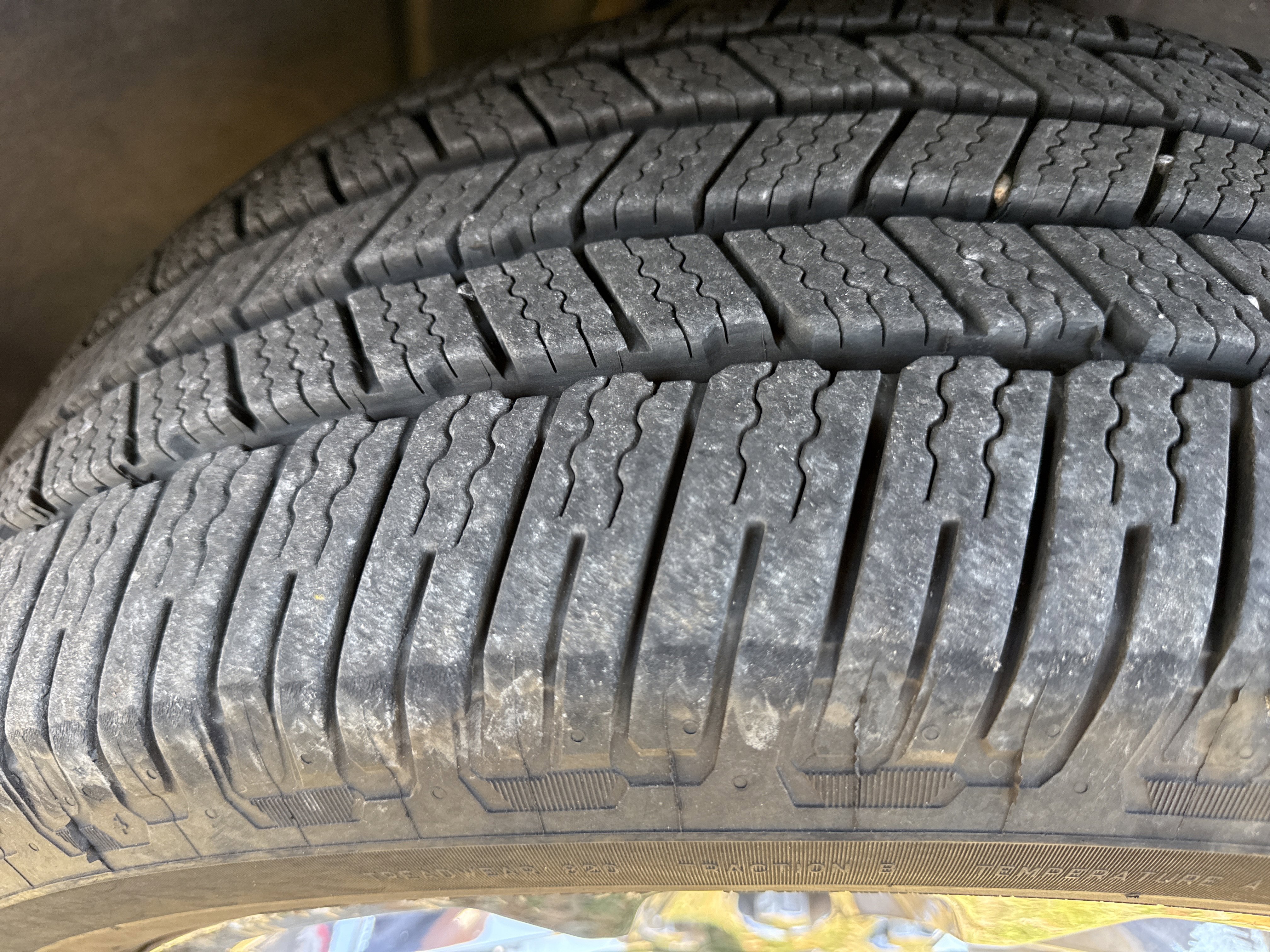 Used 2018 Cadillac Escalade ESV Platinum image 41