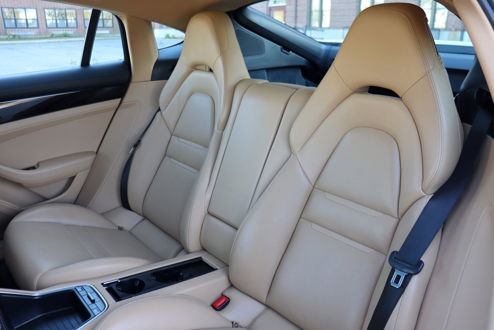 Used 2018 Porsche Panamera 4 w/ Premium Package Plus AWD/4WD image 16