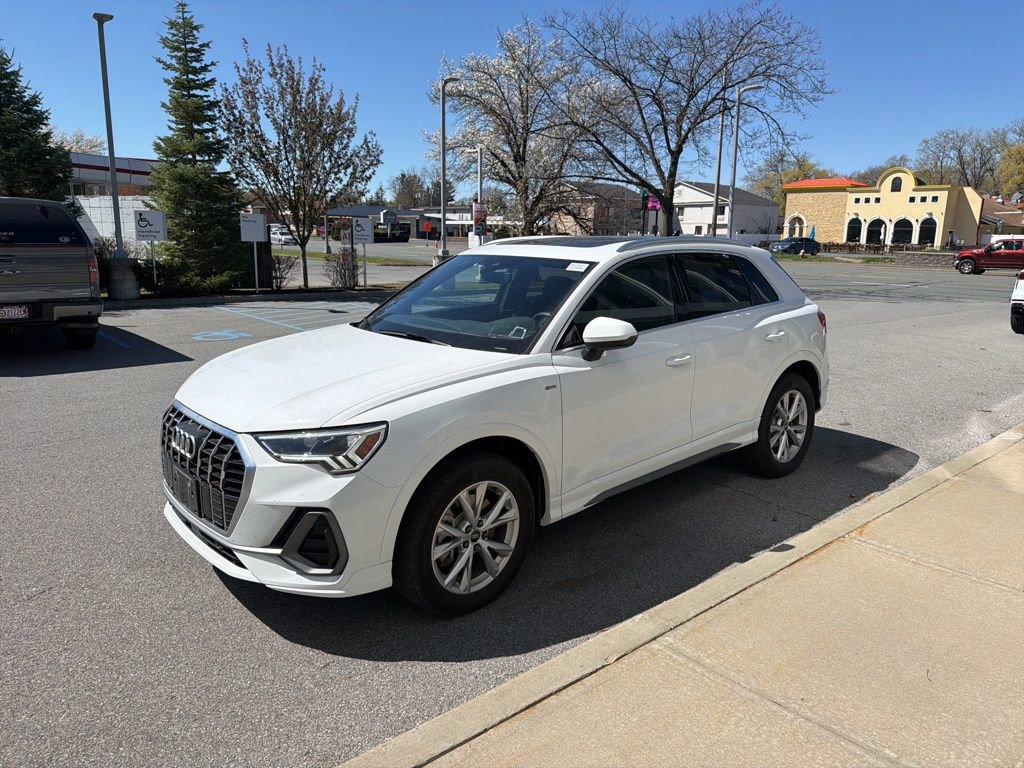 Used 2025 Audi Q3 2.0T Premium w/ Convenience Package AWD/4WD image 7