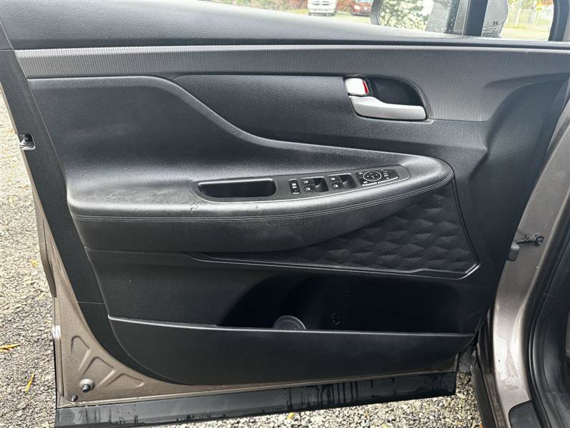 Used 2019 Hyundai Santa Fe SE AWD/4WD image 11